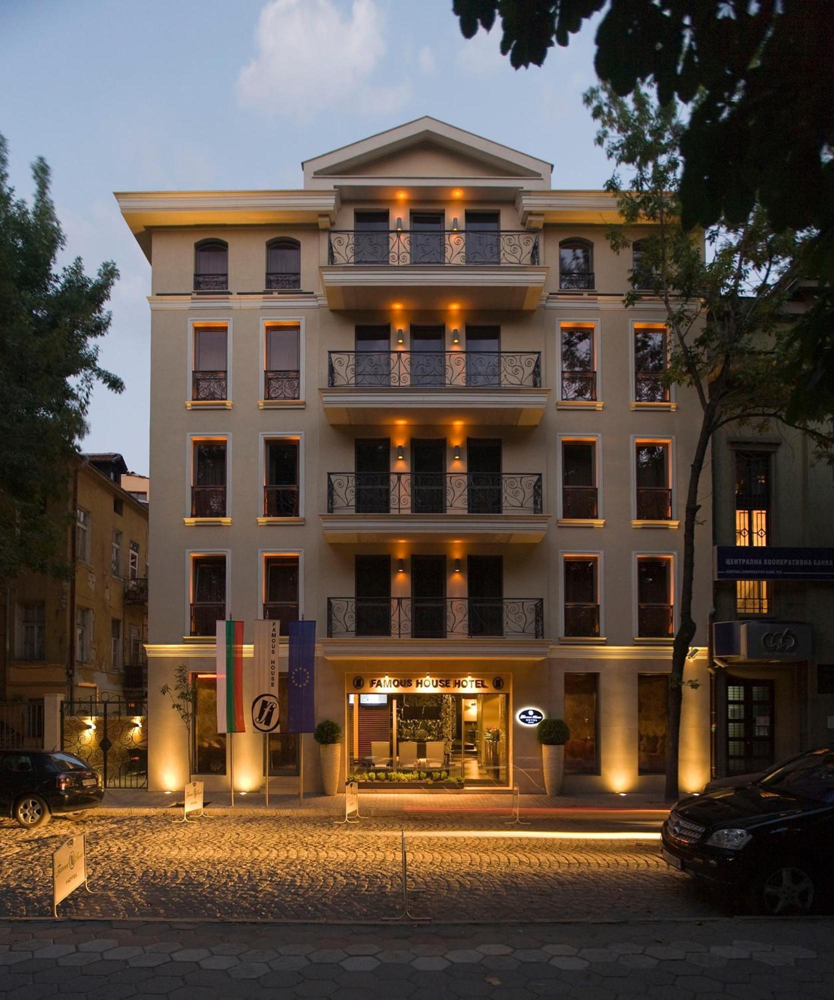 Famous House Otel